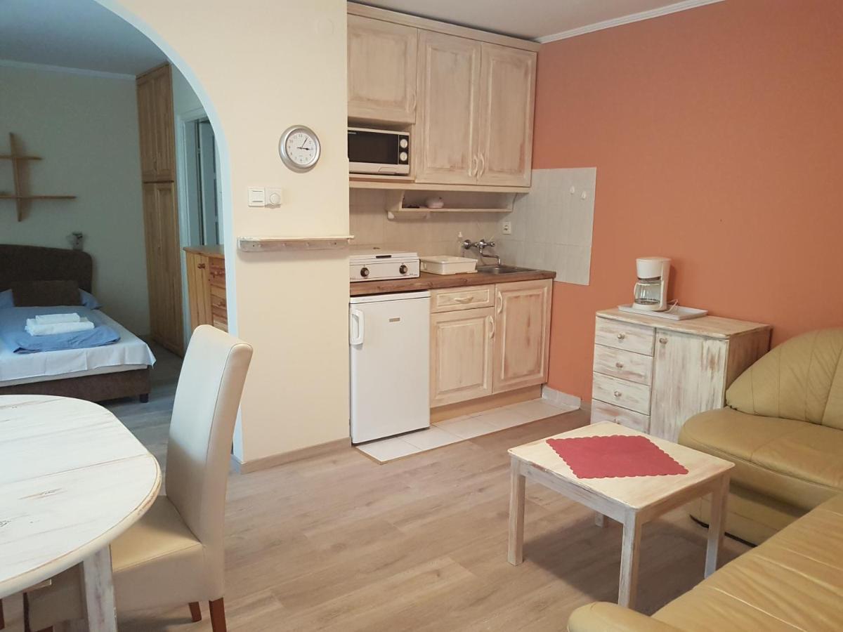 Marie Apartment Megujult - Renewed เฮวิซ ภายนอก รูปภาพ